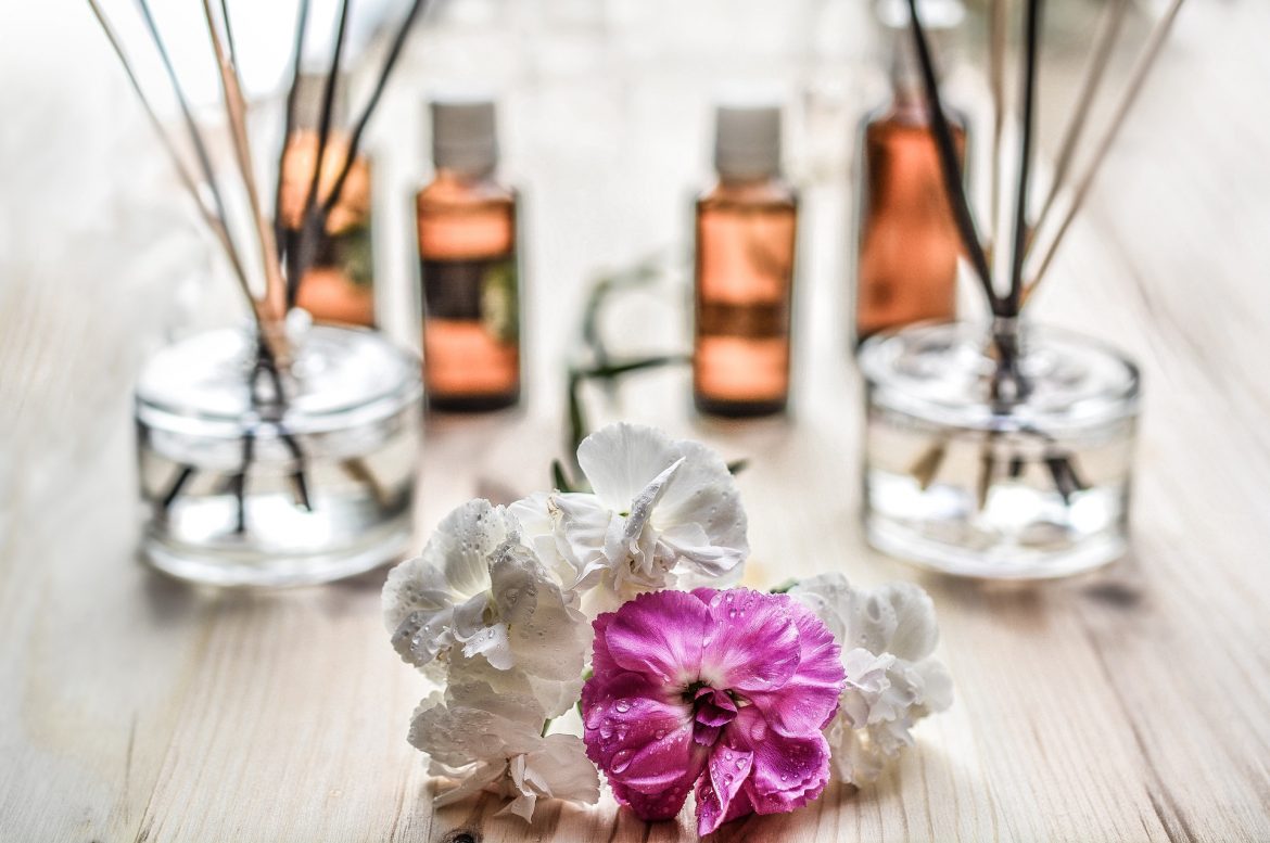scent 1431053 1920 Essential Oils Dos & Don'ts