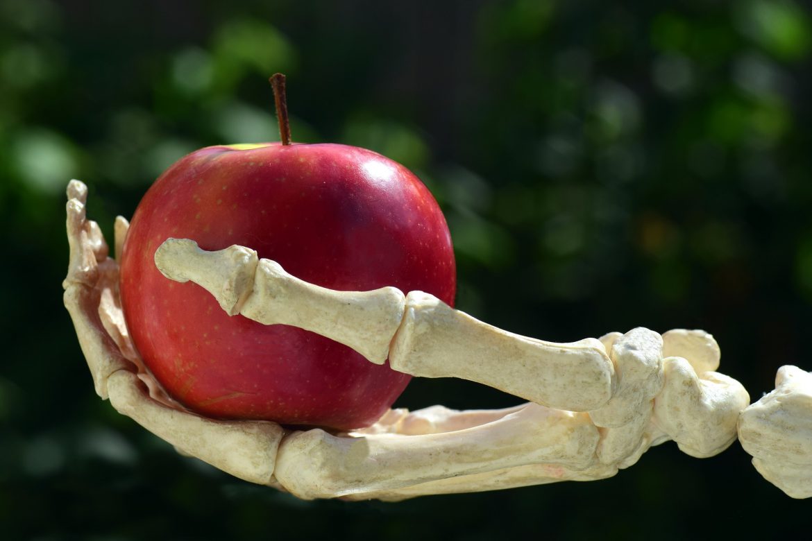 apple-3483512_1920 Monsanto's History of Lies